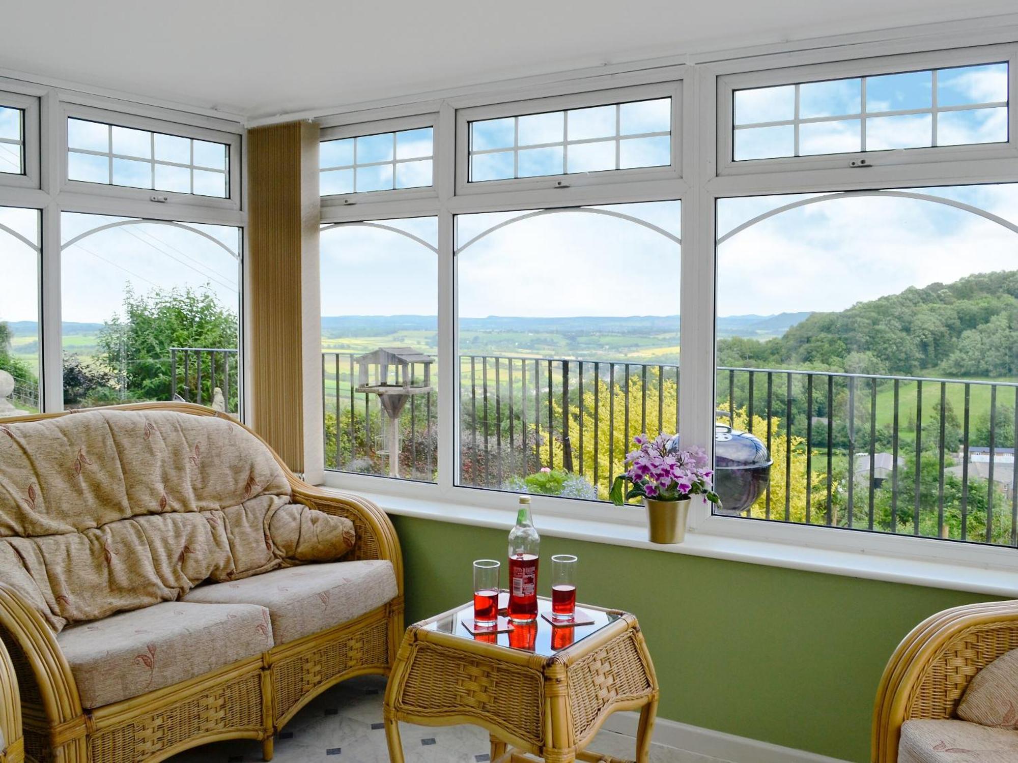 Thornhill Villa Whitchurch  Exterior photo